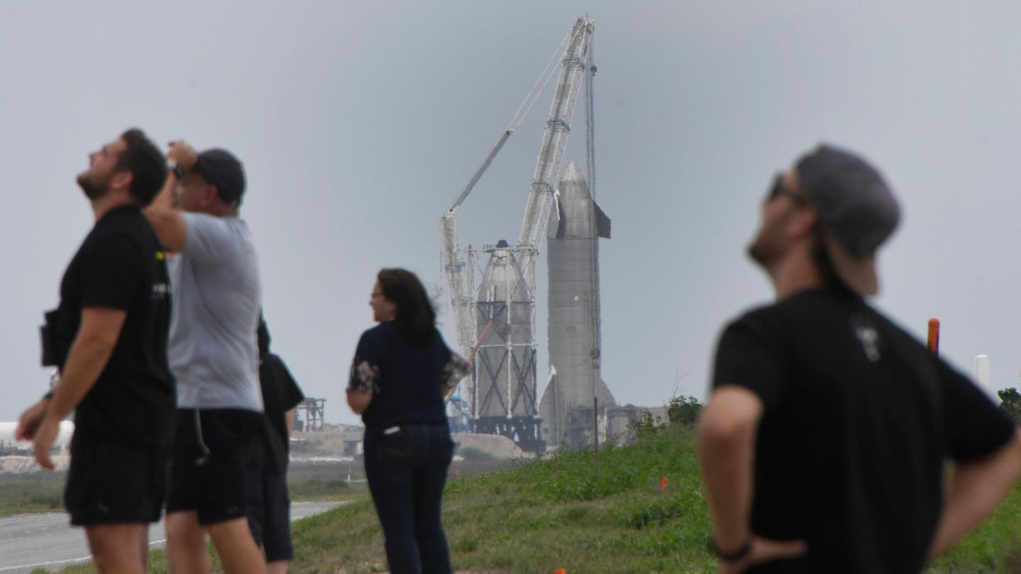 First test of nerves for SpaceX shareholders