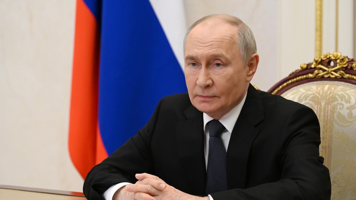 Russia's economy at war: Putin is running out of reserves