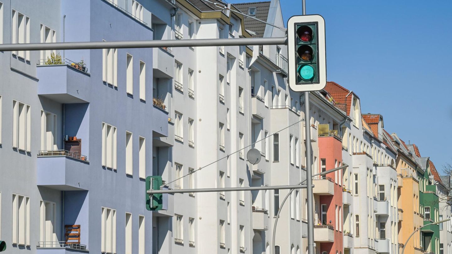 Grüne Revolution: Grüne-Welle-Ampeln für weniger Emissionen in der Stadt