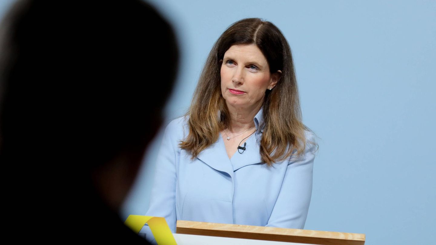 Banken: Commerzbank vs. Unicredit: Chronik einer filmreifen Übernahmeschlacht | Capital+