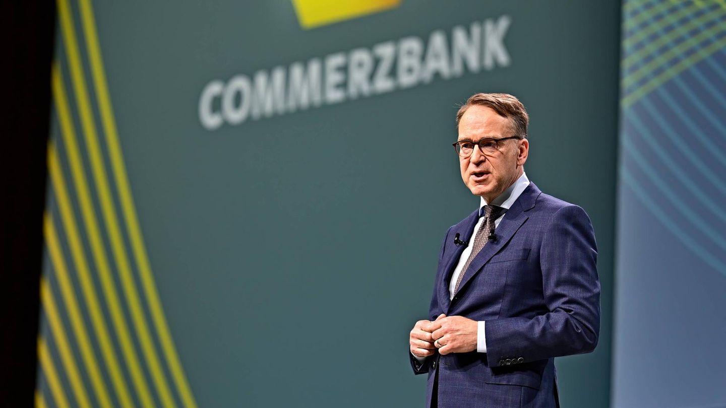 Unicredit: Commerzbank-Chefaufseher Weidmann: Bund soll vorerst Aktionär bleiben