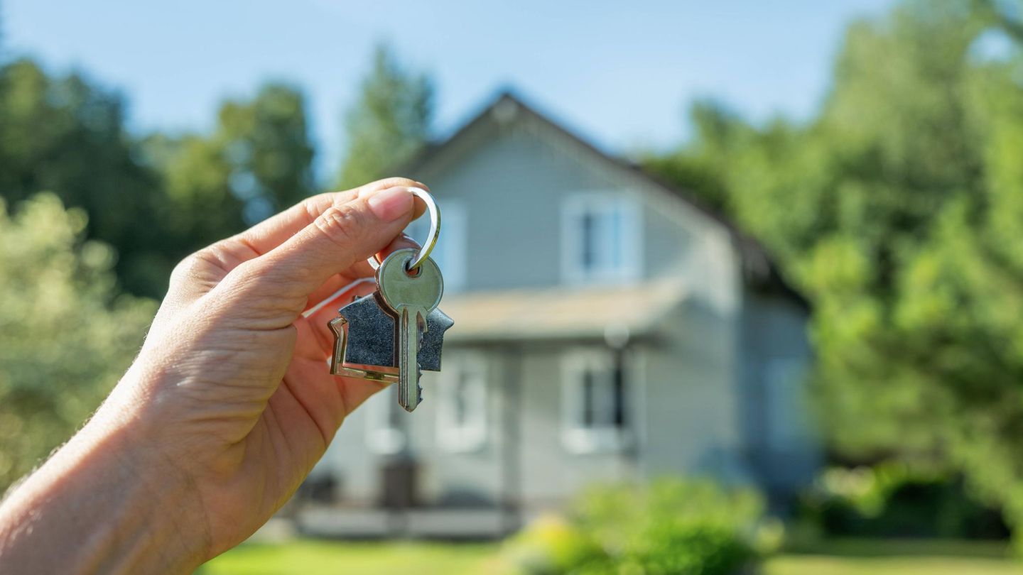 Immobilien: Den Kindern das Haus verkaufen: So lohnt sich das Steuersparmodell | Capital+