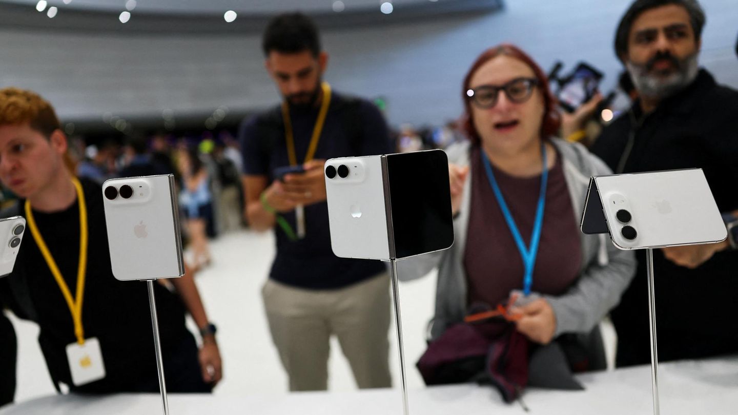 Video: Kunden verärgert: Das iPhone Duo von Apple hat eine Problemstelle