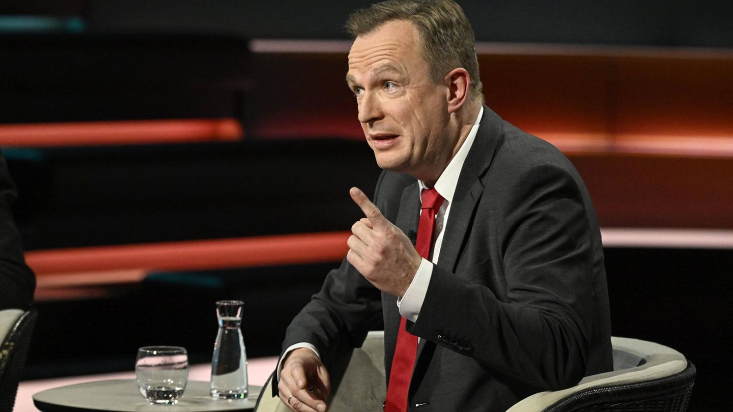 Video: Jens Südekum: Warum der Tankrabatt das Spritpreis-Problem nicht löst