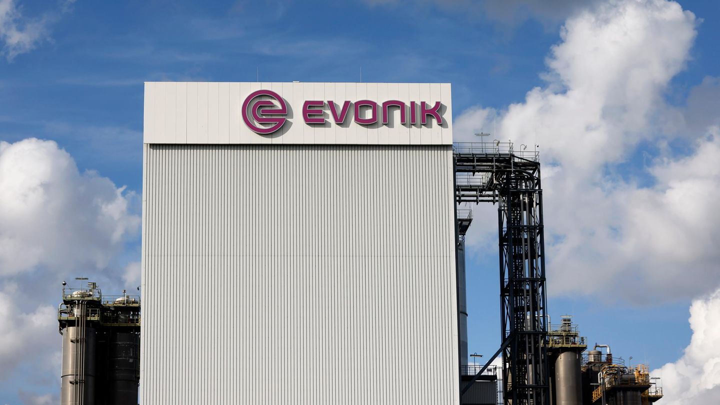 Chemieindustrie: Evonik-Aktie im Höhenflug – Greift BASF nach dem Chemiekonzern?