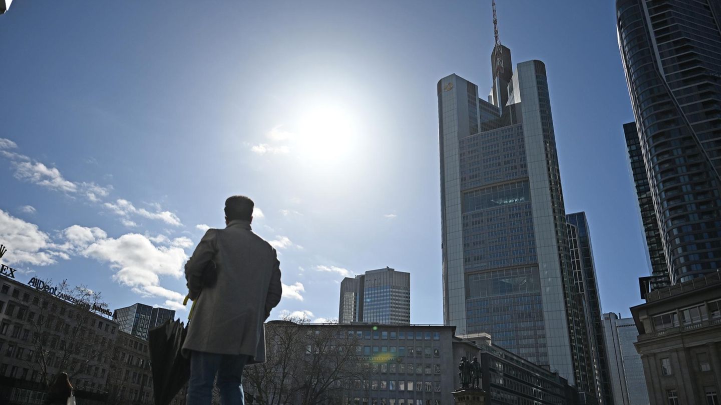 Banken: Commerzbank-Übernahme: Bund fordert schnelle Zusagen von Orcel