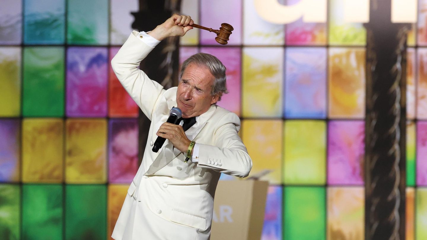 Kunst-Auktionator: Simon de Pury – Dieser Mann ist der Hammer | Capital+