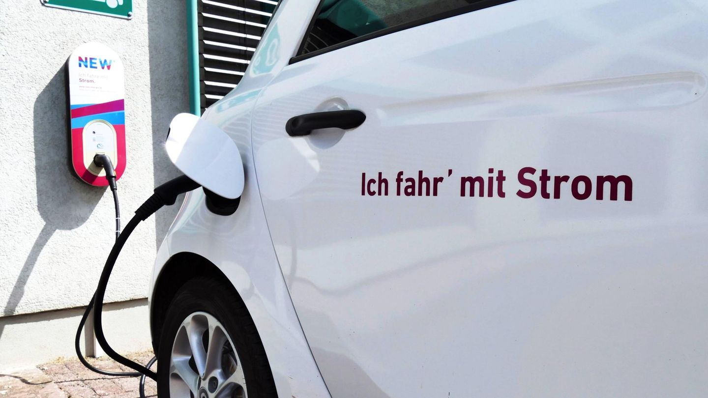 Video: Diese neuen Regeln machen E-Autos zu Zwischenspeichern