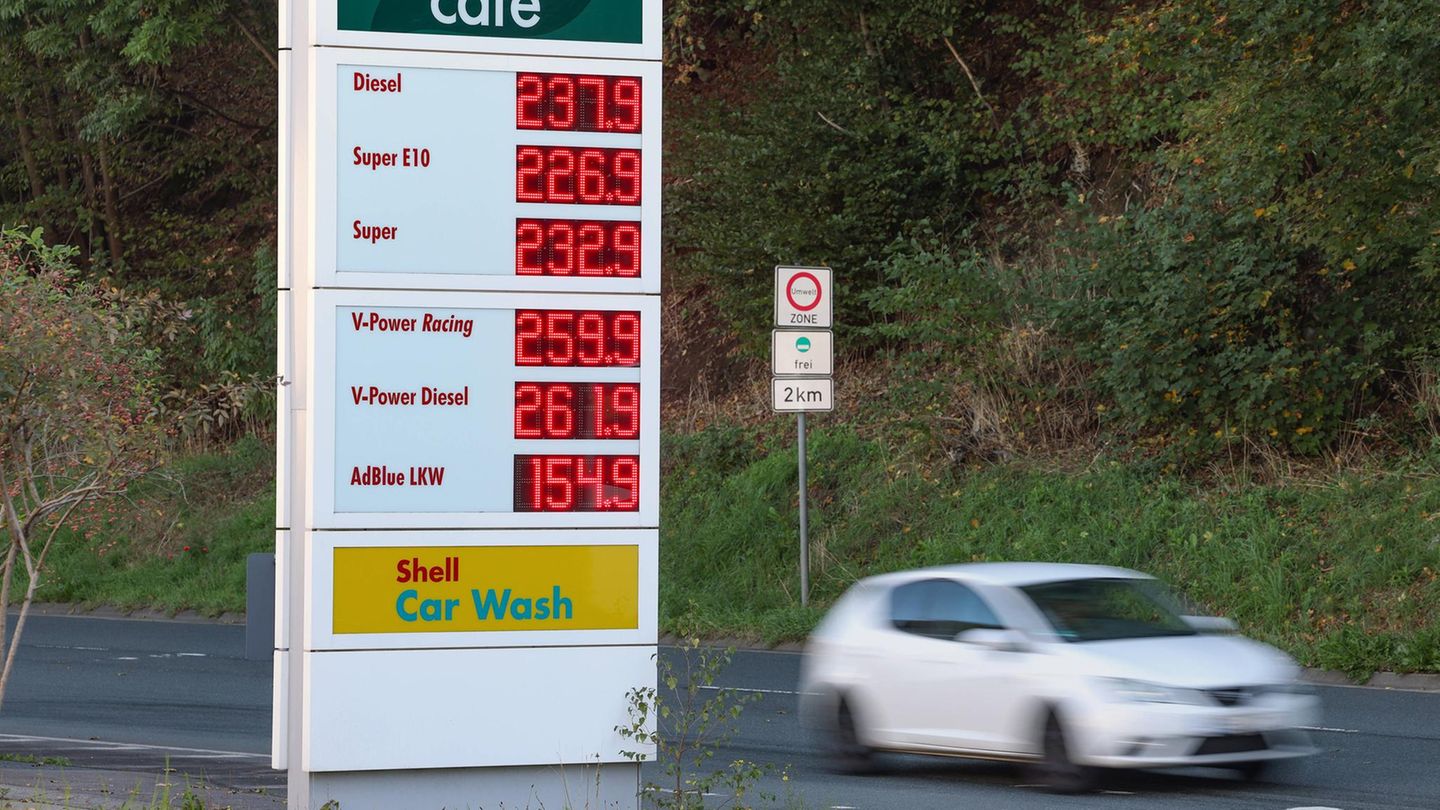Benzinpreise: Nur 15 von 17 Cent: Ifo-Institut zieht erste Tankrabatt-Bilanz