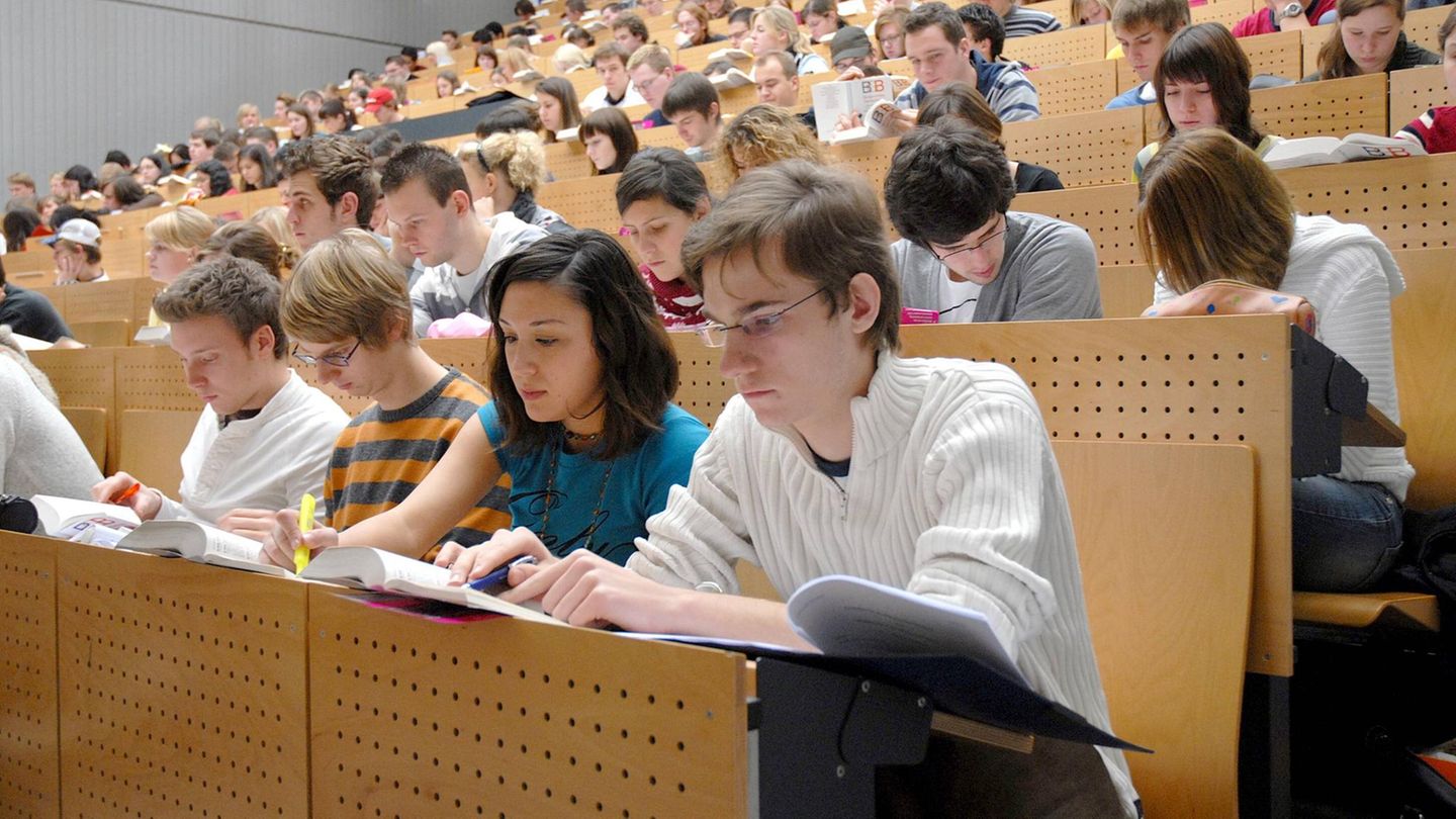Studienbeginn: So können Studierende ihr Studium finanzieren  | Capital+