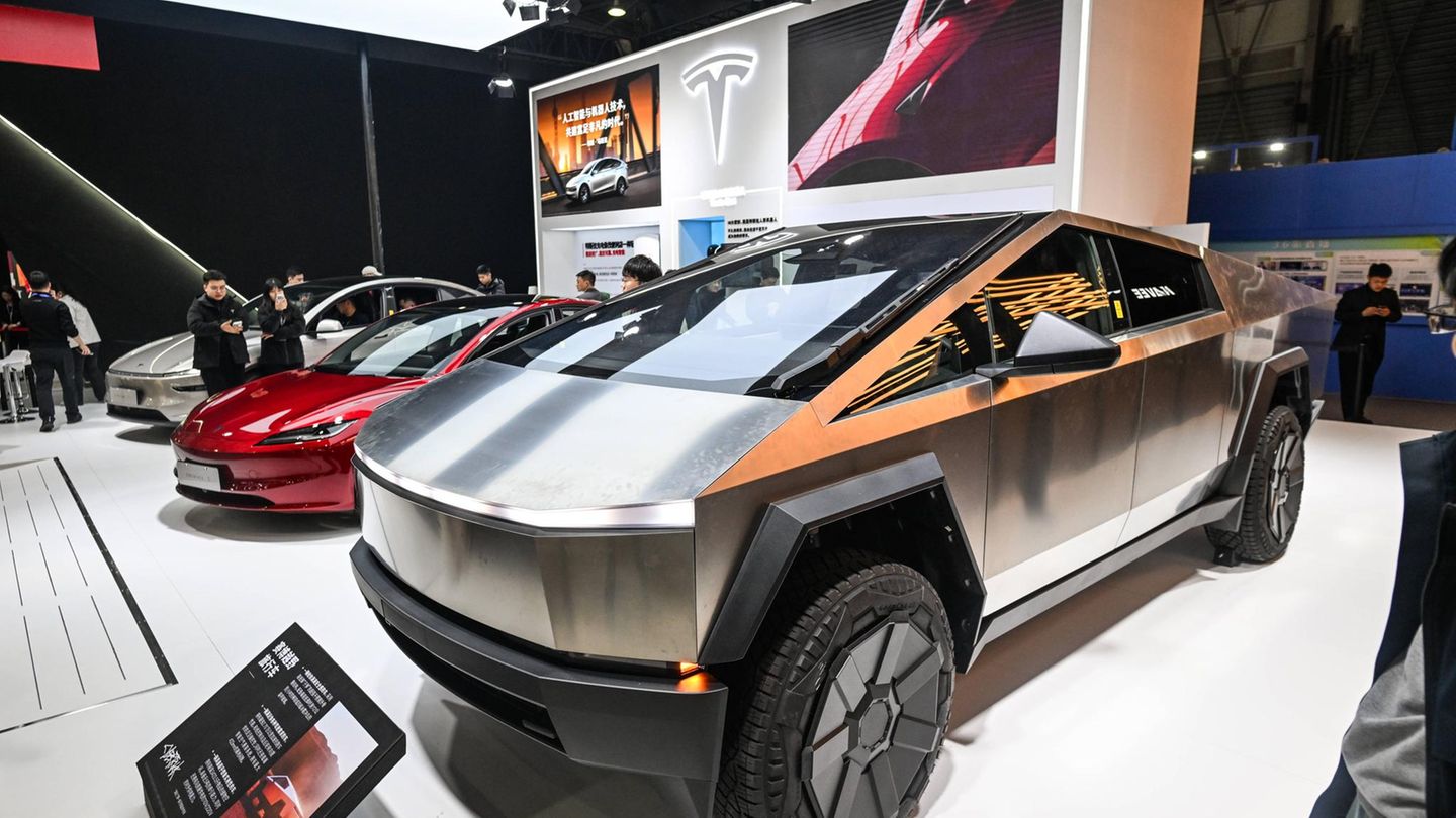 Fährt hier die Zukunft?: „Besser als ein James-Bond-Auto“: Musk präsentiert fliegenden Tesla