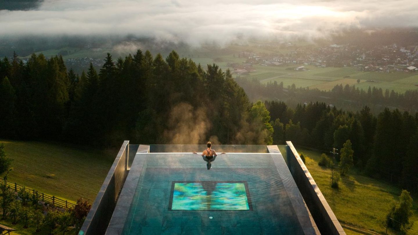 Rath checkt ein: Die schönsten Hotelpools in Deutschland, Österreich und der Schweiz