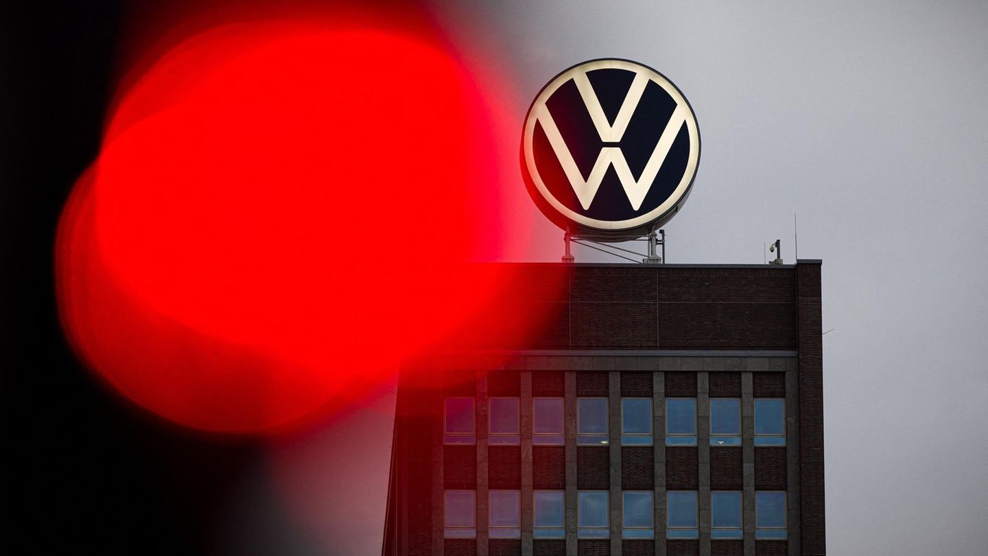 Autohersteller: VW in den roten Zahlen: Porsche-Abschreibung kostet Milliarden