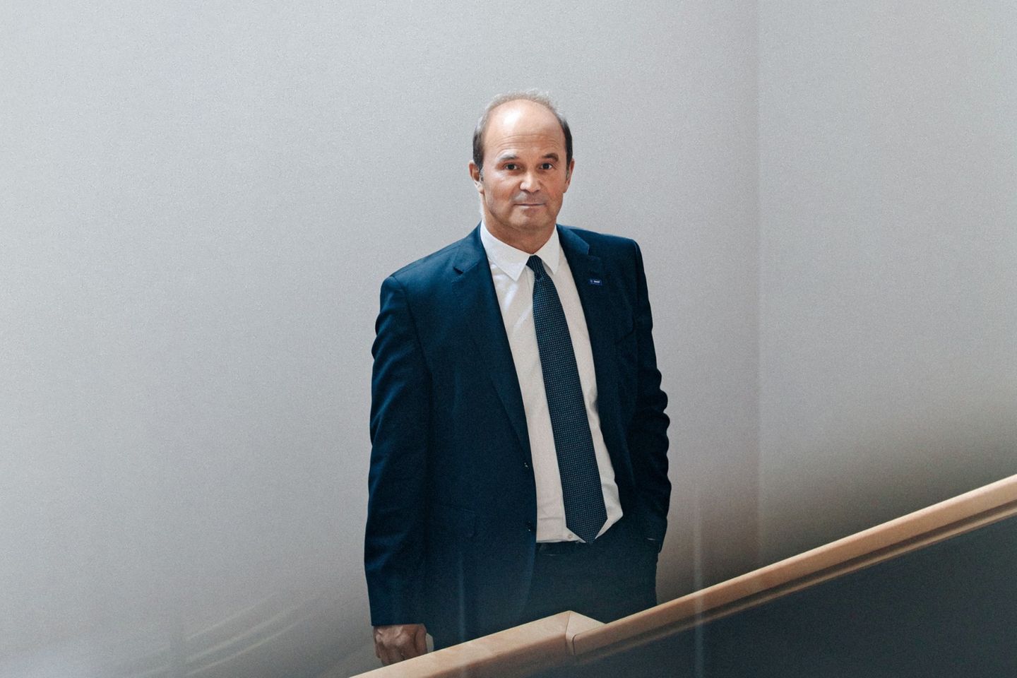 Ludwigshafen ist die Wiege von BASF und das größte Chemieareal der Welt. Mittendrin, in einem alten Backsteingebäude, arbeitet Vorstandschef Martin Brudermüller