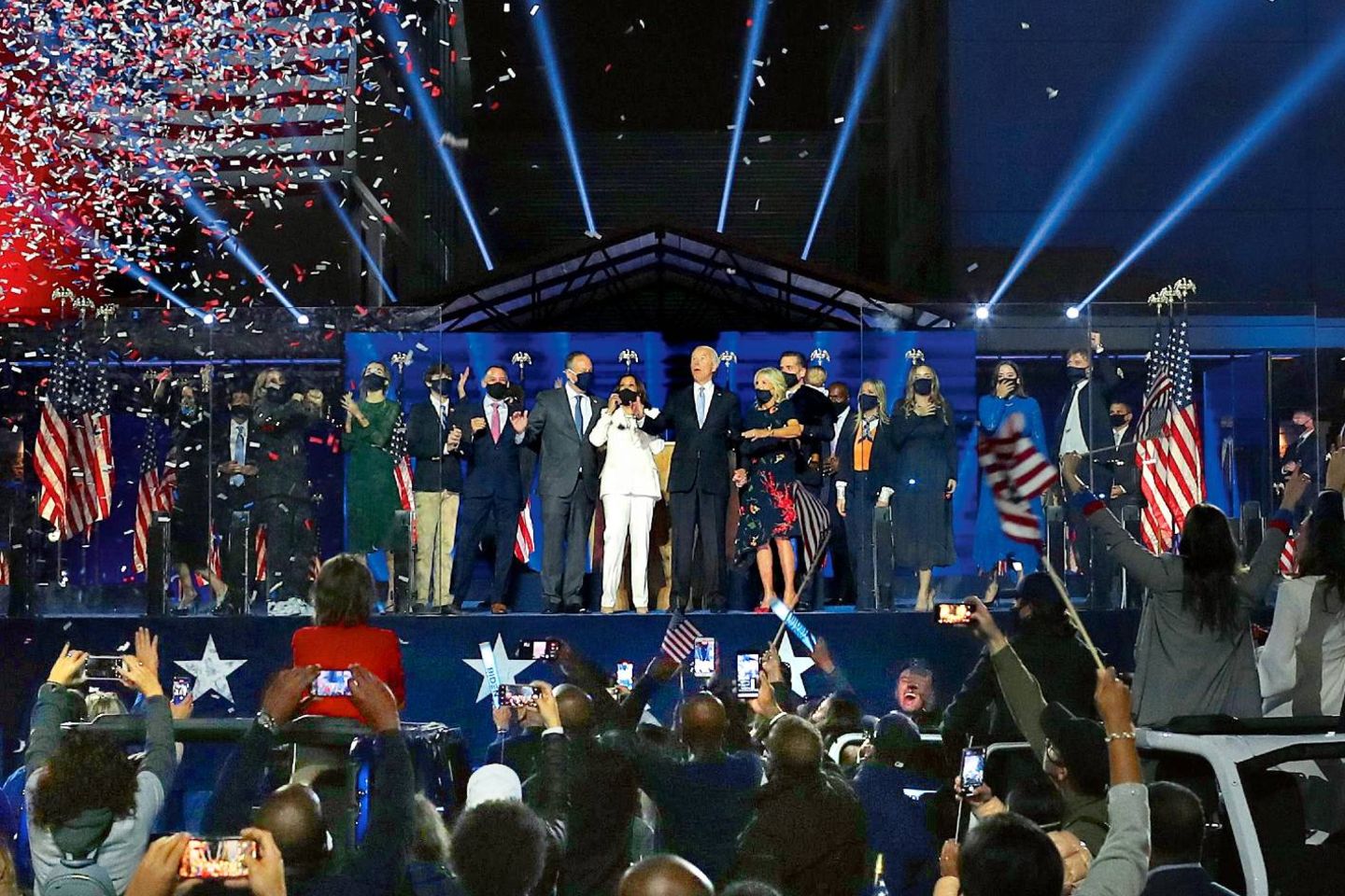 Der Moment, in dem die Welt aufatmete: Joe Biden und Kamala Harris präsentieren sich vor Anhängern als Wahlsieger