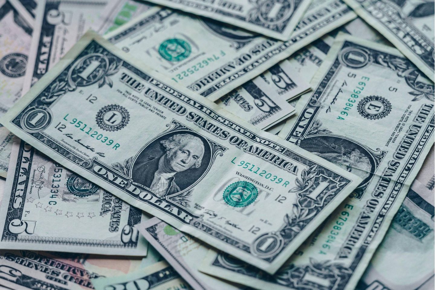Die Dollar-Schwäche könnte für den designierten US-Präsidenten Joe Biden zur Herausforderung werden