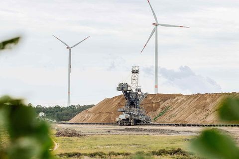 Beim Tagebau Garzweiler errichtet RWE den Windpark Jüchen